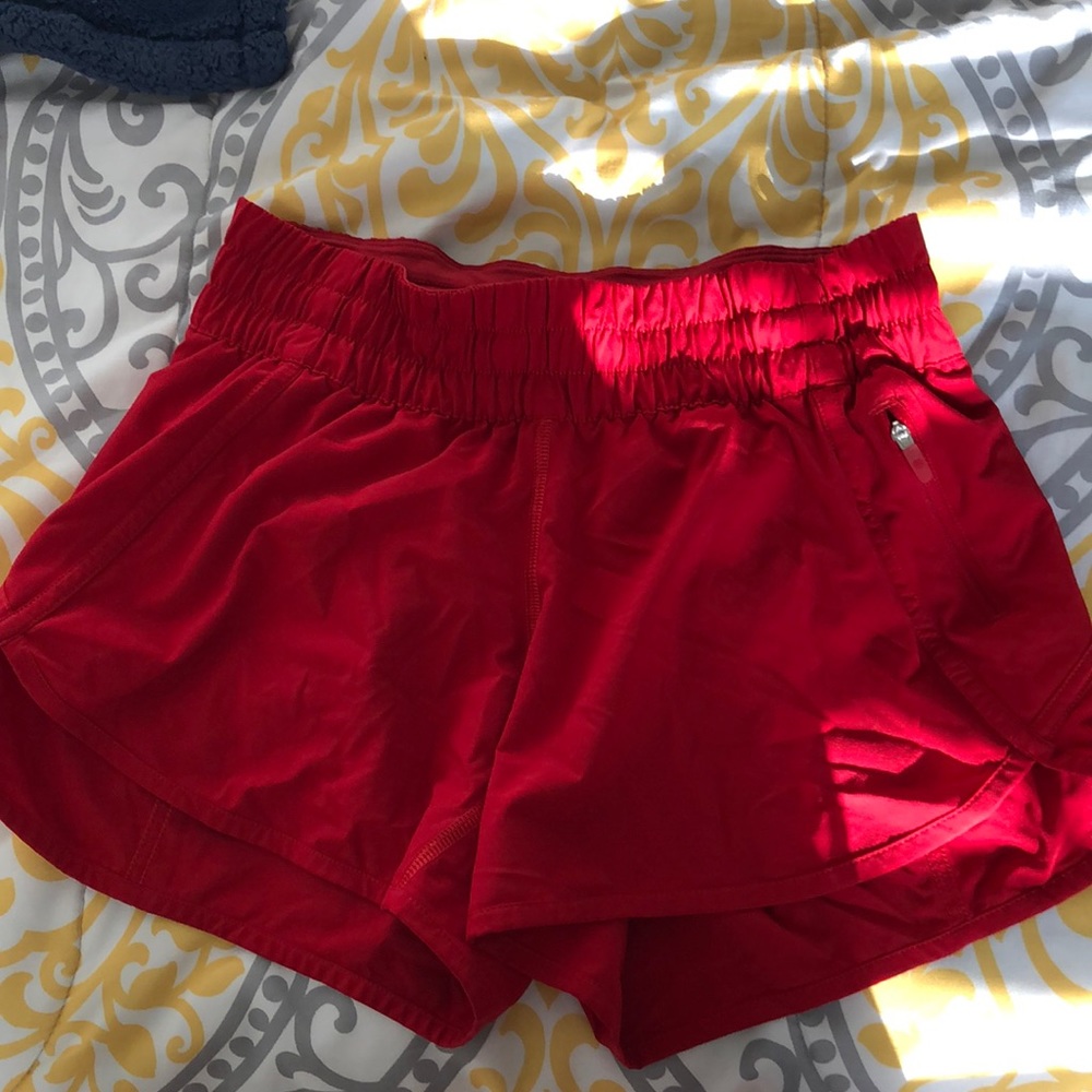 Dark red trainer short 4 inch